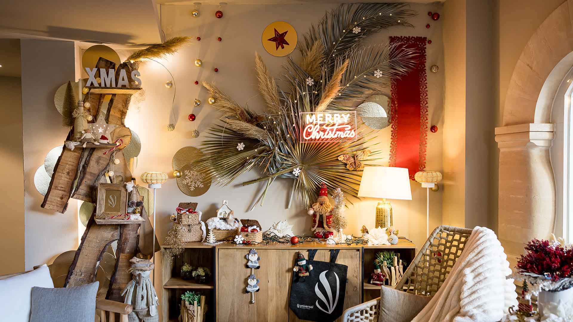 navidad universal beach hotels