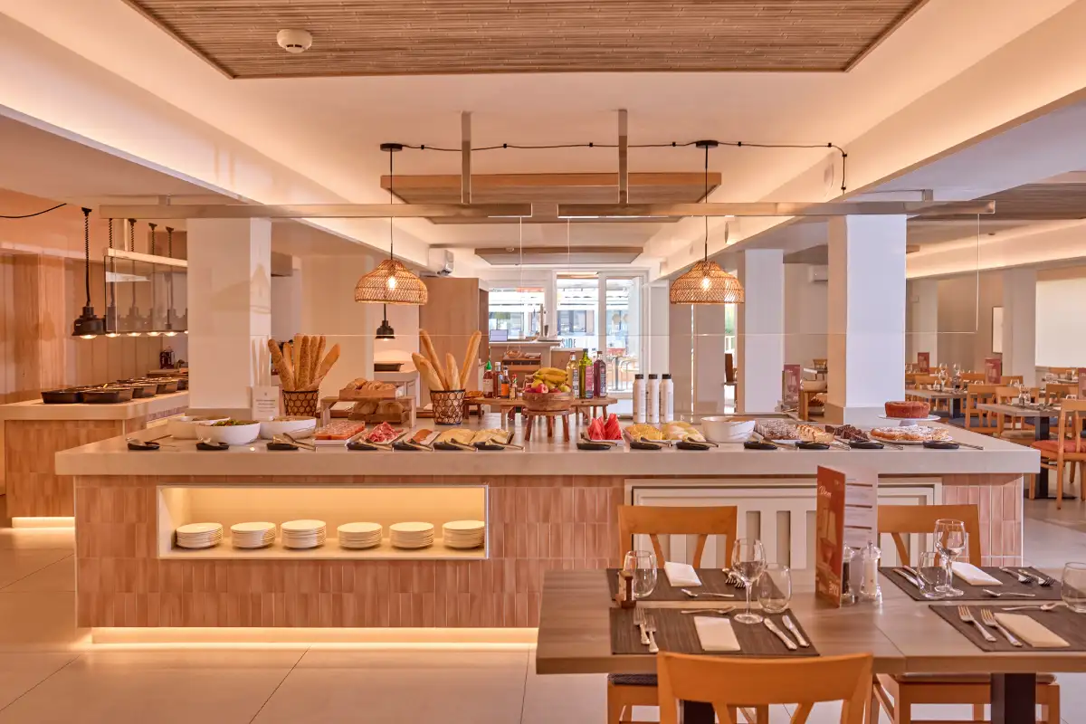 buffet universal hotel bikini