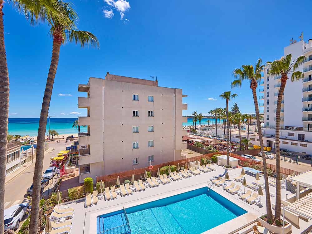 servicio piscina universal hotel bikini