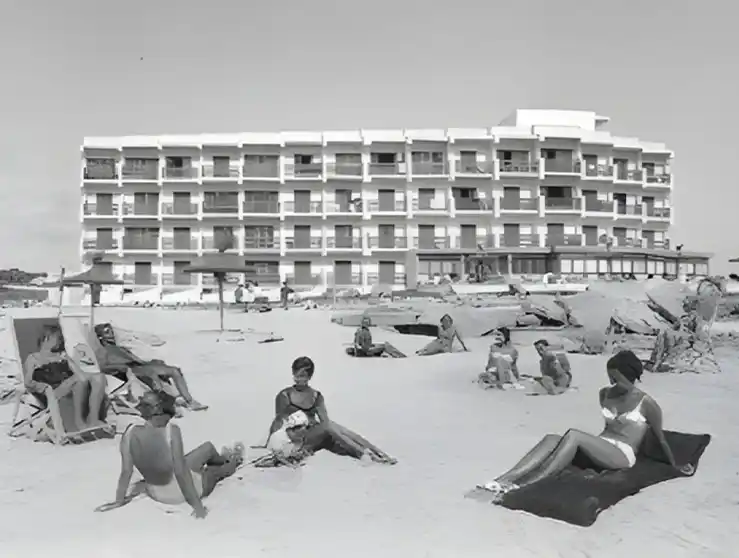 sobre nosotros universal beach hotels