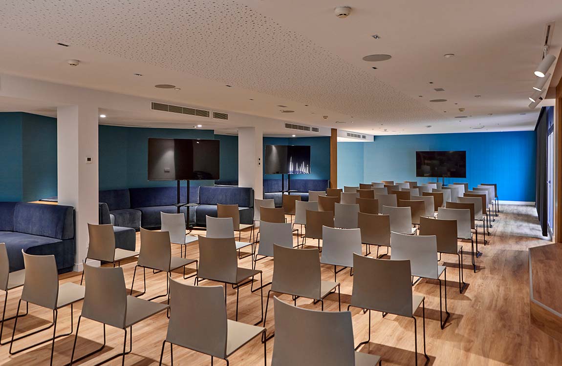 Gruppen universal beach hotels