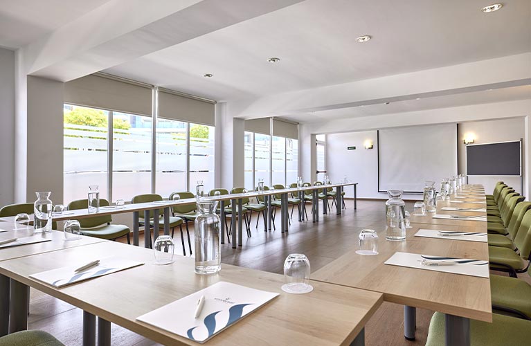 Gruppen universal beach hotels