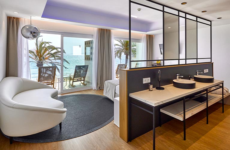 Gruppen universal beach hotels