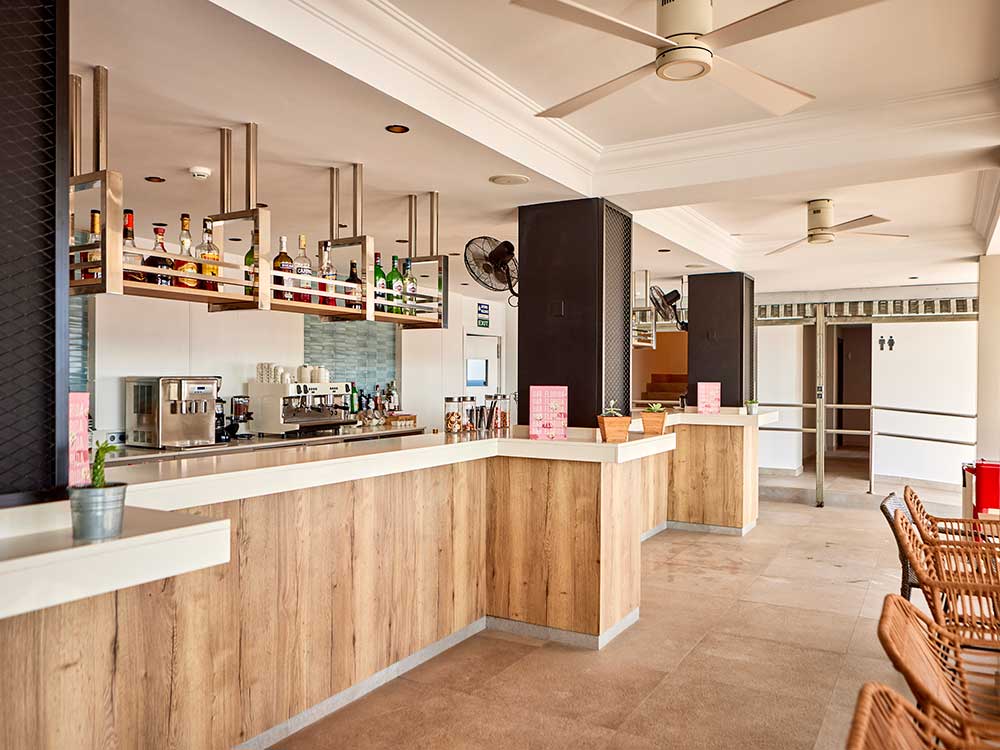 pool bar hotel florida magaluf