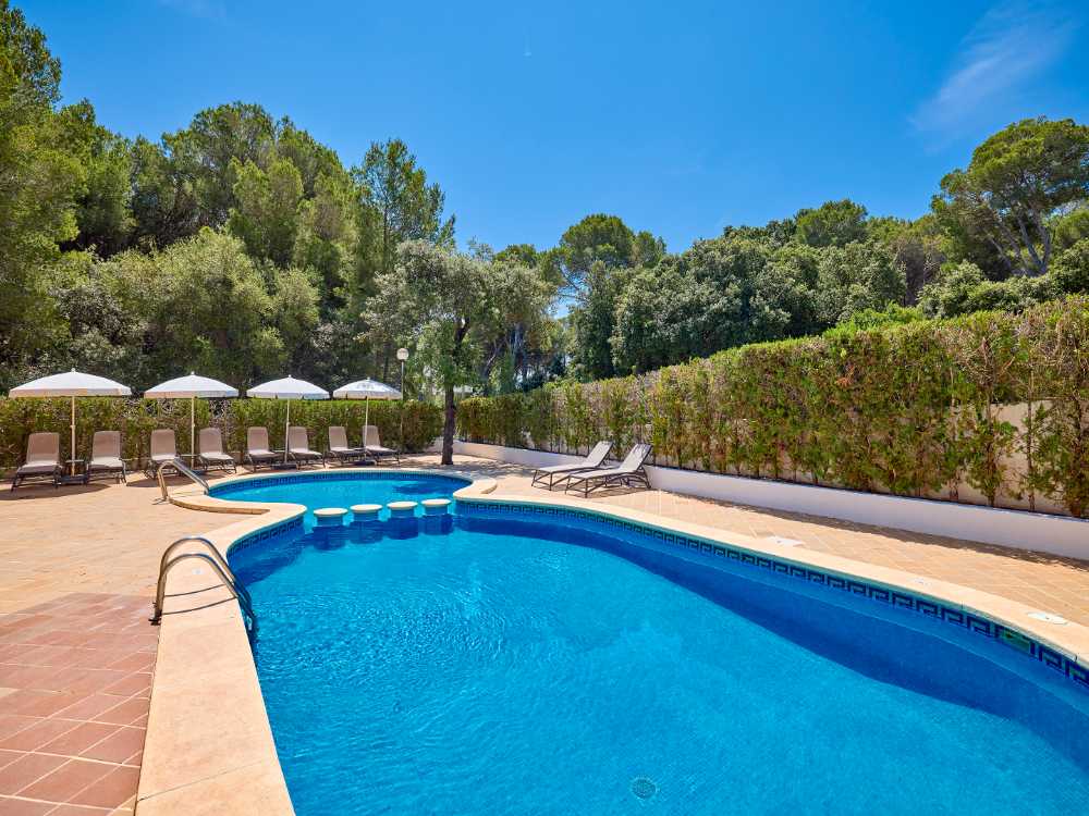 piscina universal apartamentos laguna garden