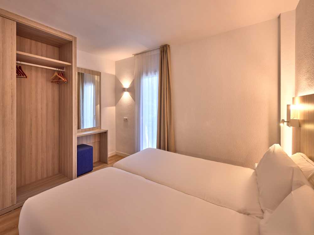 apartamento dos dormitorios universal aparthotel don camilo