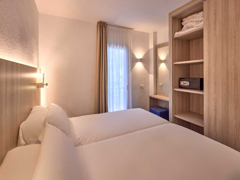 apartamento dos dormitorios universal aparthotel don camilo