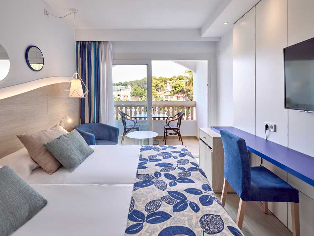 universal aparthotel don camilo