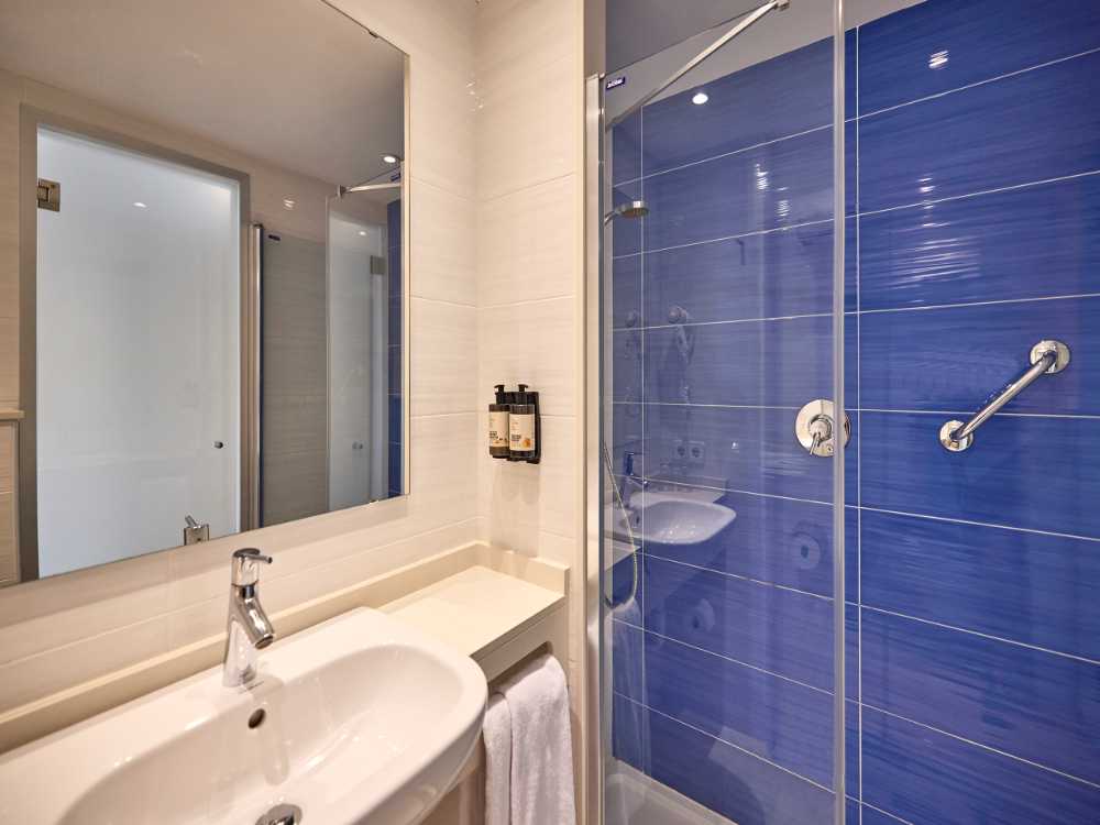 universal aparthotel don camilo