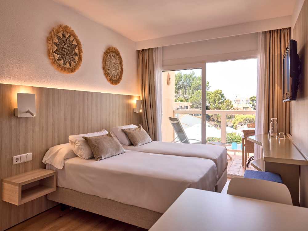 universal aparthotel don camilo