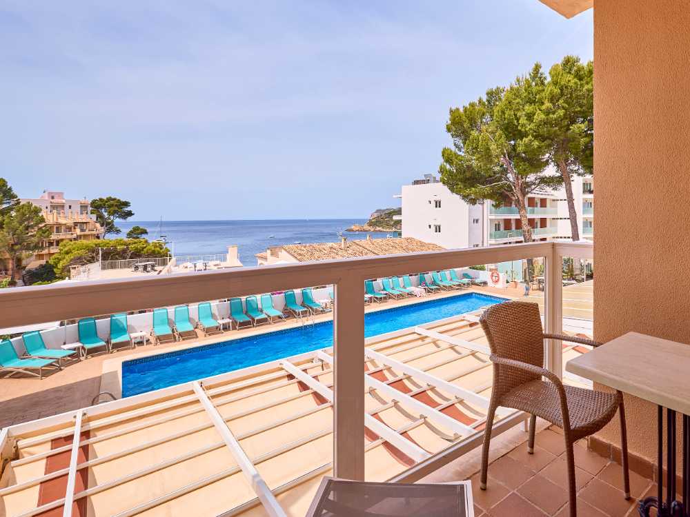 universal aparthotel don camilo