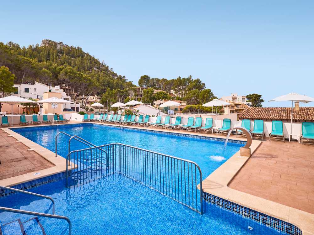 universal aparthotel don camilo servicio piscina solarium universal aparthotel don camilo