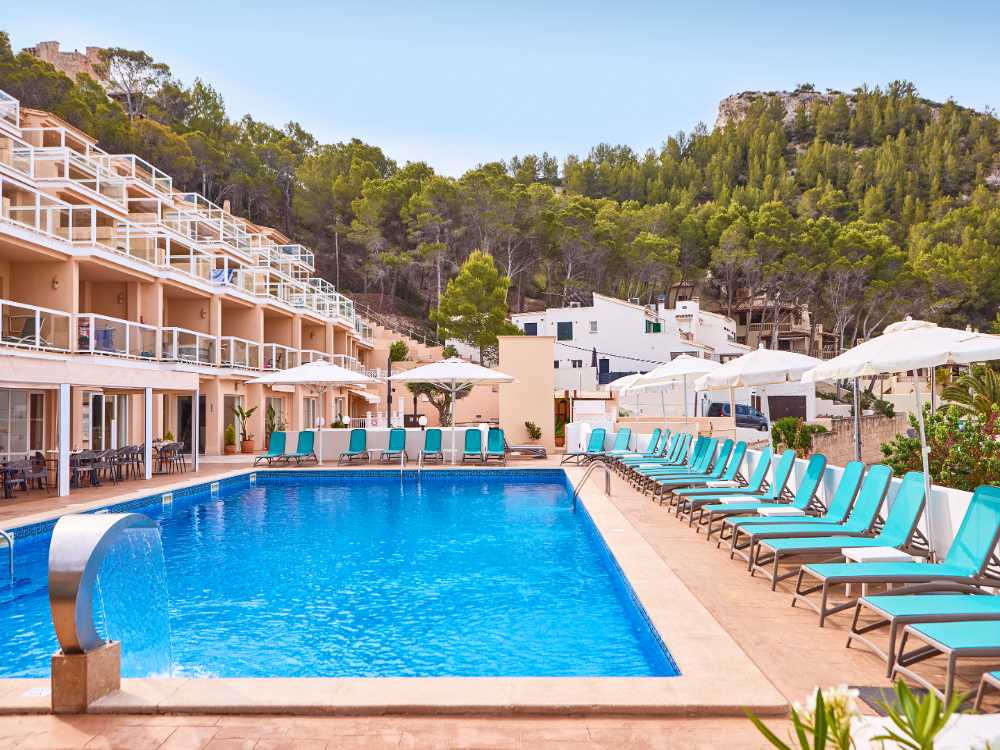 universal aparthotel don camilo servicio piscina solarium universal aparthotel don camilo