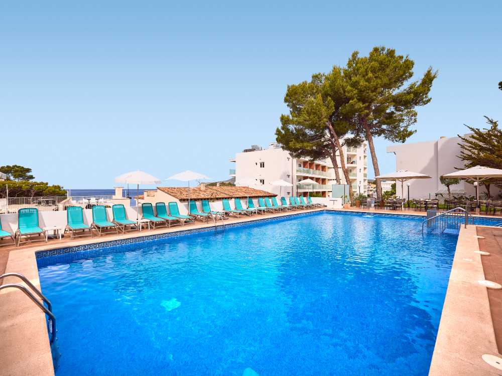 universal aparthotel don camilo servicio piscina solarium universal aparthotel don camilo