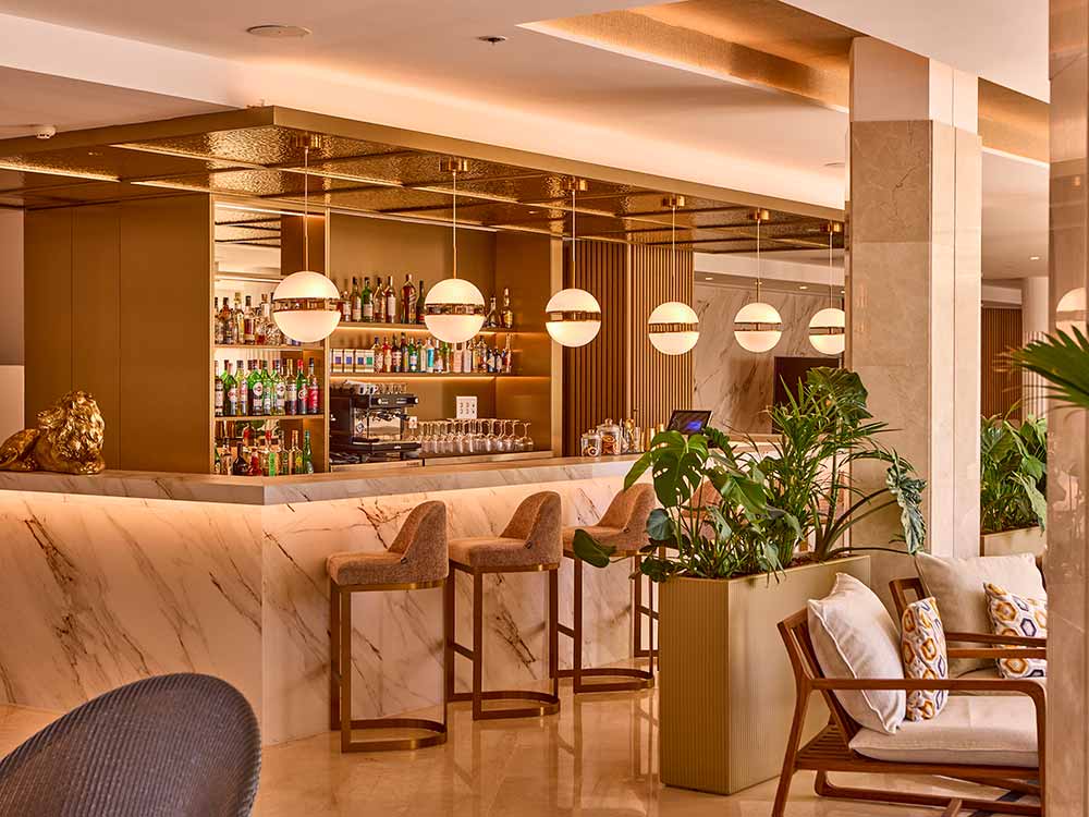 bar bar universal grand leon spa