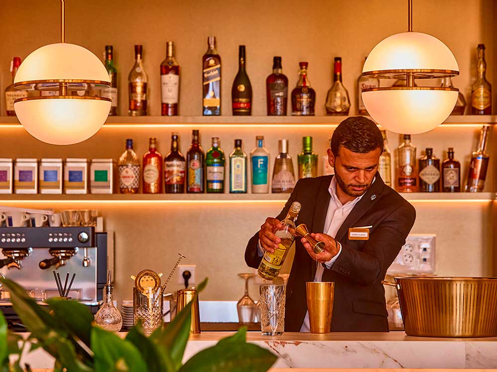 bar bar universal grand leon spa