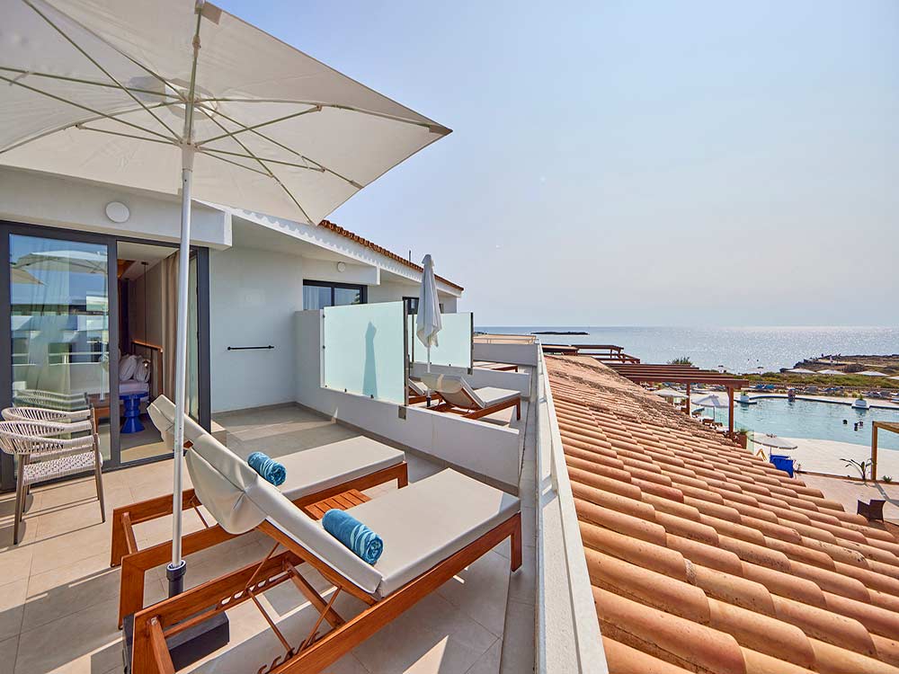 Junior Suites with side sea view universal grand leon spa