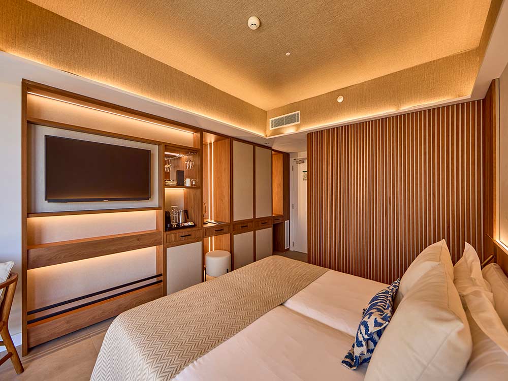 Rooms with side sea view universal grand leon spa