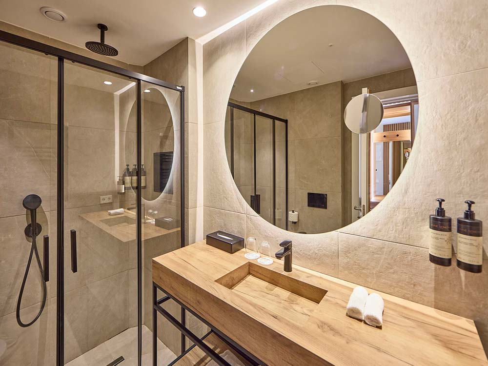 Rooms with side sea view universal grand leon spa