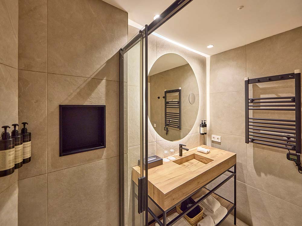 Rooms with side sea view universal grand leon spa