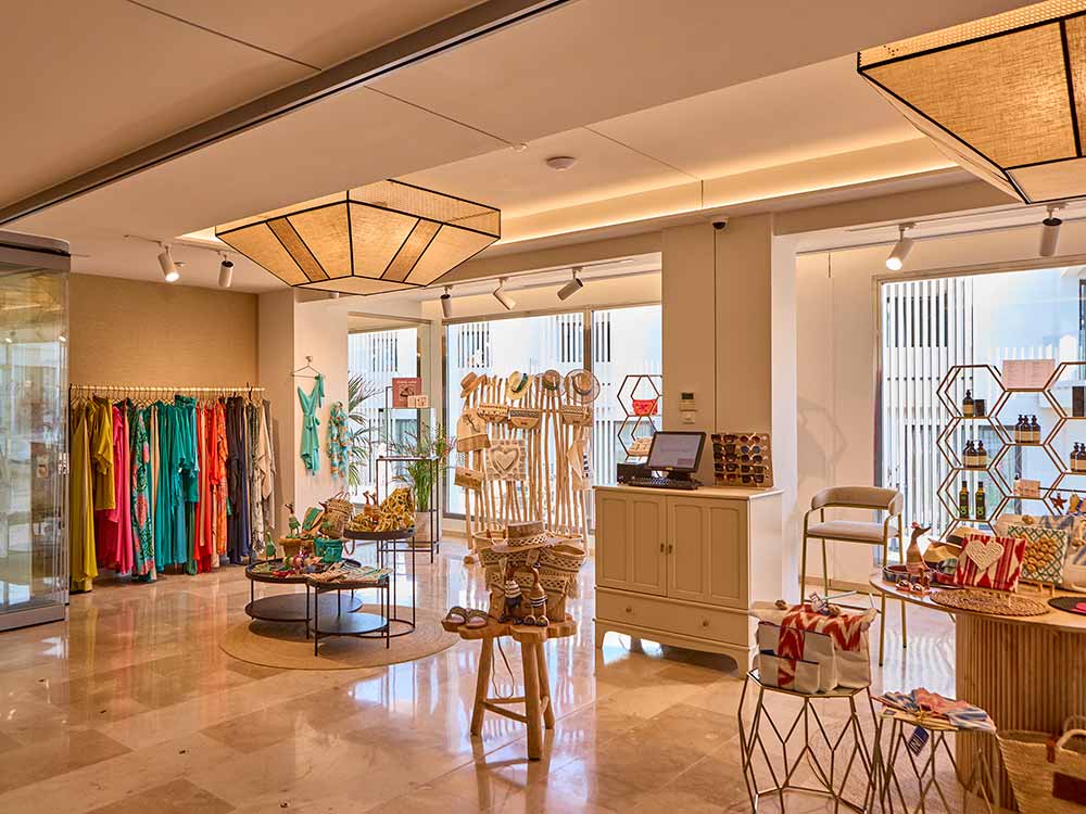 otros servicios universal grand leon spa