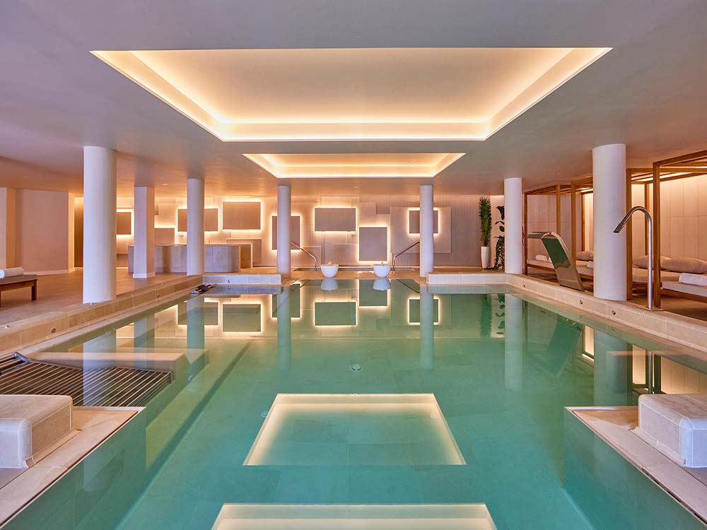 piscinas y solarium universal grand leon spa