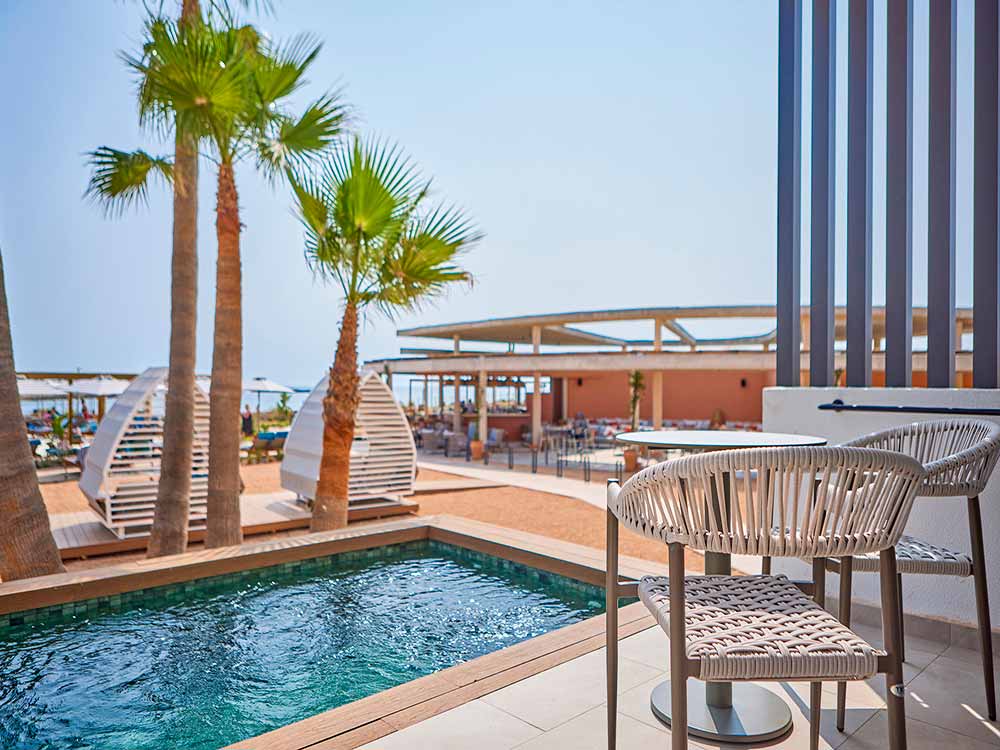 piscinas y solarium universal grand leon spa