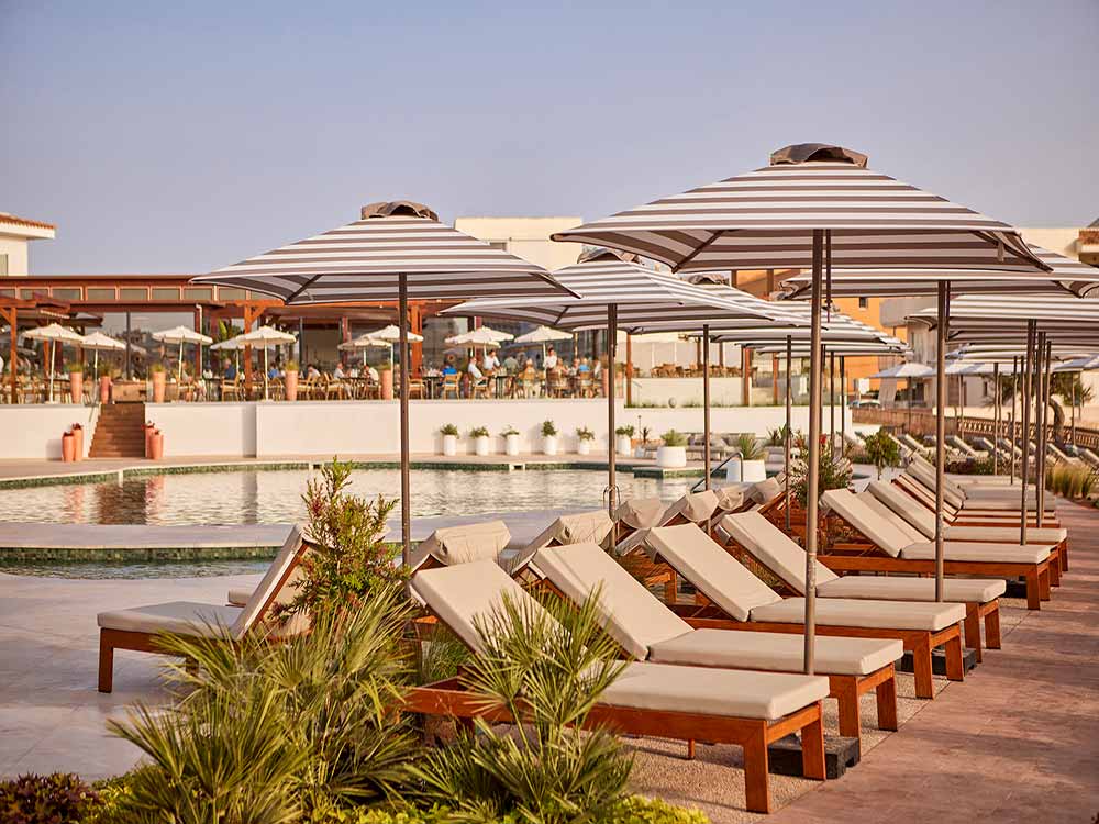 piscinas y solarium universal grand leon spa