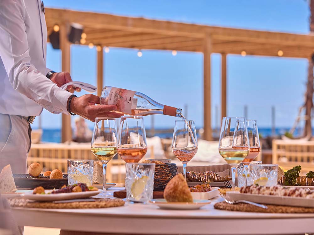 restaurantes y bares universal grand leon spa