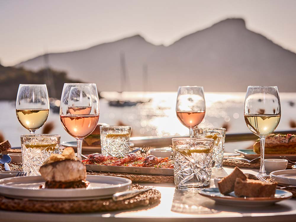 aqua beach club service universal hotel aquamarin