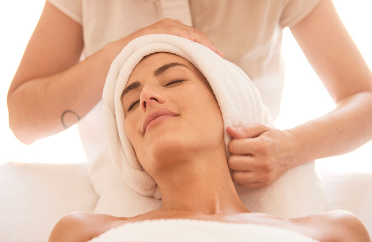 Aqua spa wellness service universal hotel aquamarin