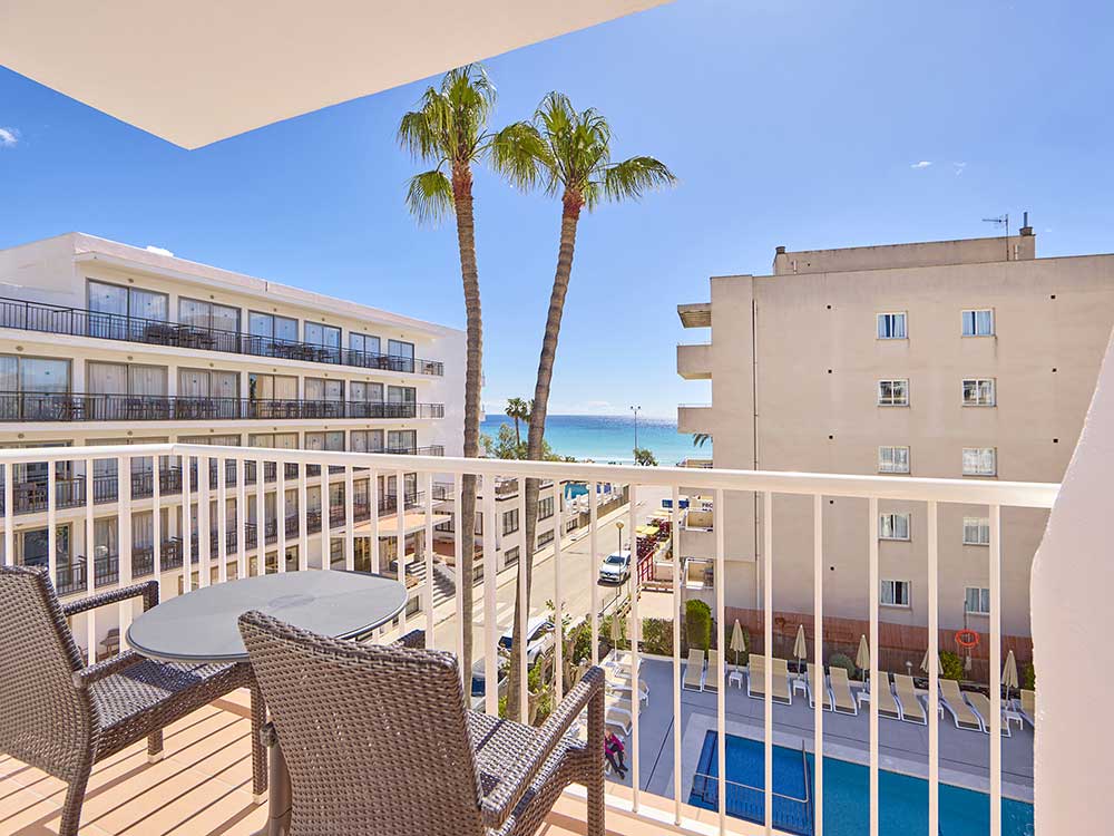 Rooms with pool view Rooms with pool universal hotel bikini