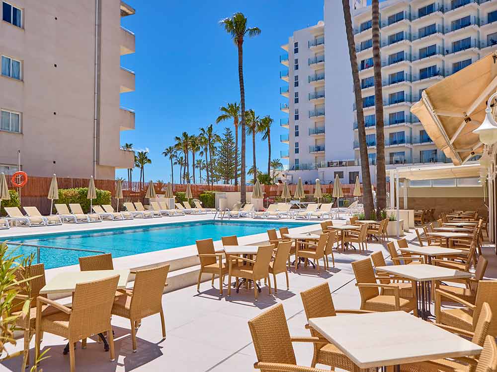 Barservice universal hotel bikini