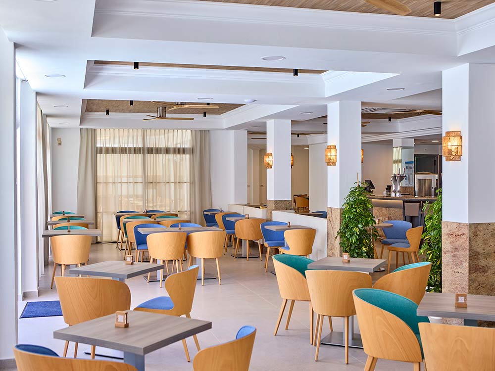 Barservice universal hotel bikini