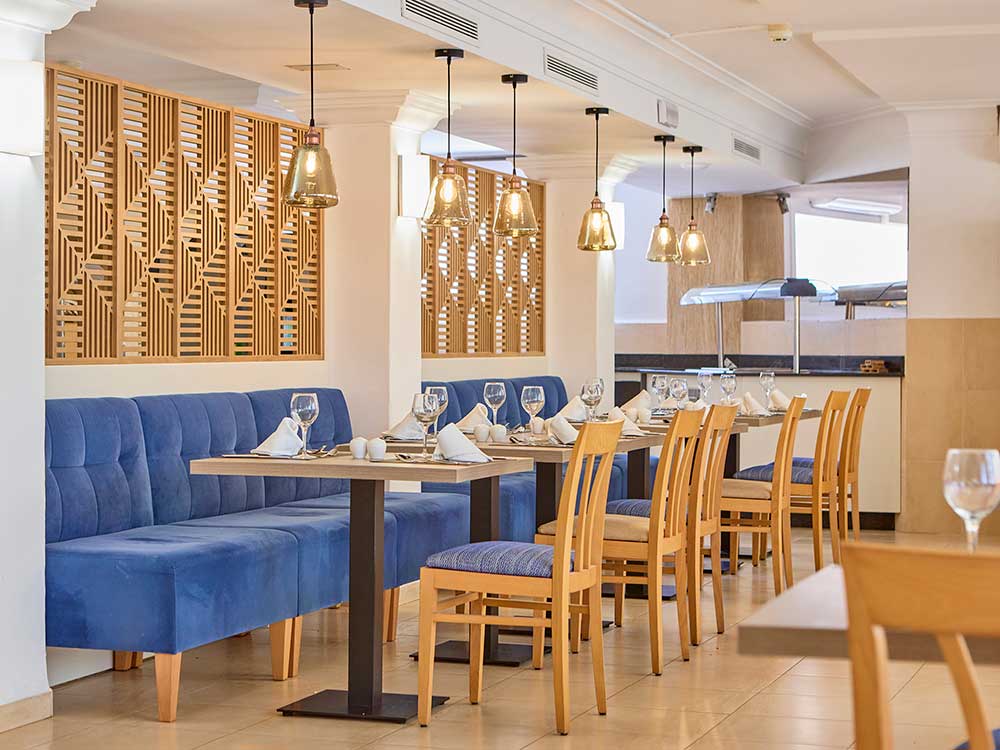 Restaurantservice universal hotel bikini