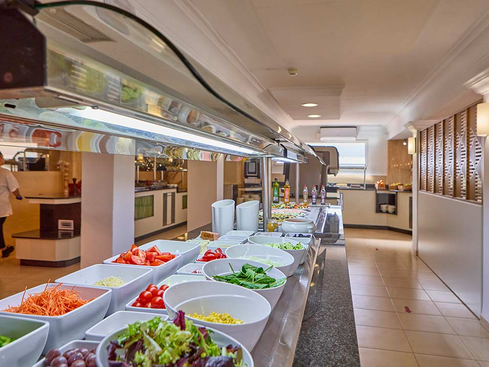 Restaurantservice universal hotel bikini