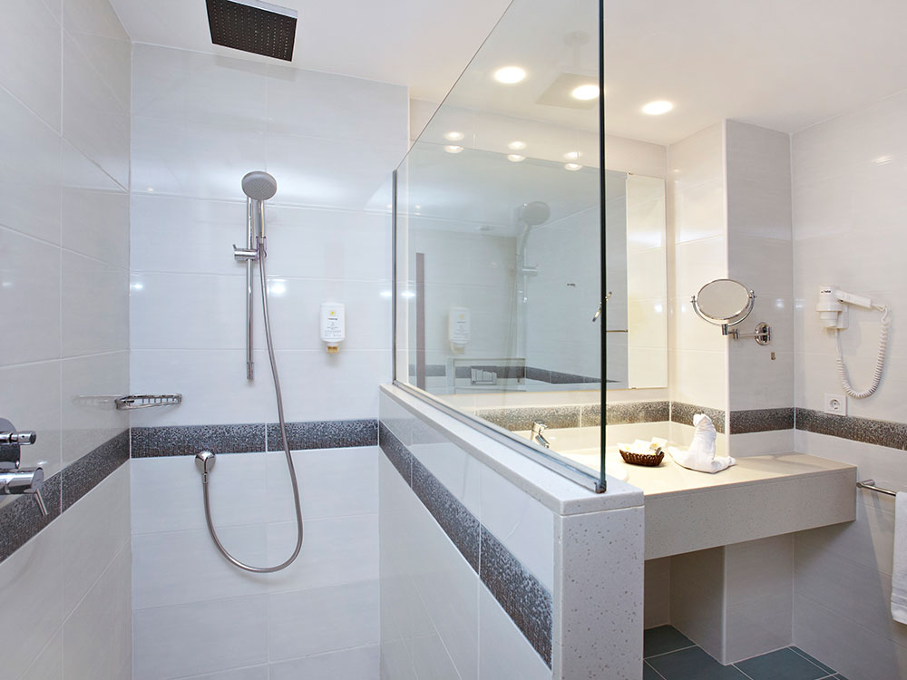 Habitación superior vista mar universal hotel cabo blanco-adults only