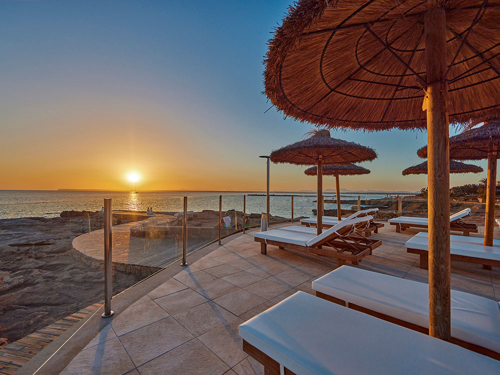 servicio chill out universal hotel cabo blanco-adults only