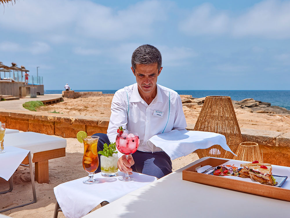 otros servicios universal hotel cabo blanco-adults only