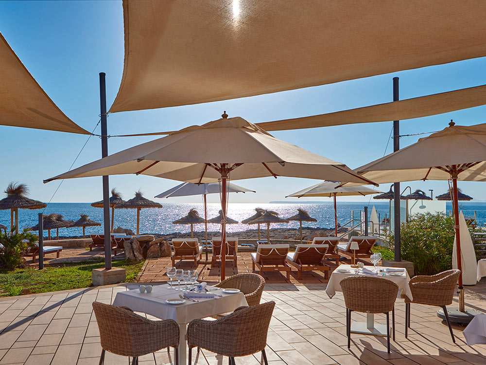 servicio restaurante y bar universal hotel cabo blanco-adults only