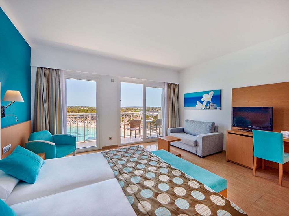 Superior Zimmer mit Meerblick Superior Zimmer mit Meerblick universal hotel marques