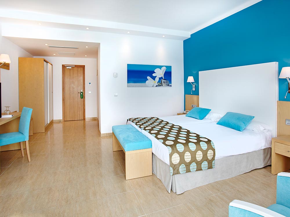 Superior Zimmer mit Meerblick Superior Zimmer mit Meerblick universal hotel marques