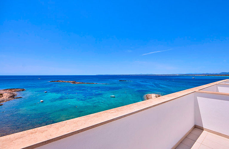 Zimmer mit Meerblick und Sonnenterrasse Zimmer mit Meerblick und Sonnenterrasse universal hotel marques