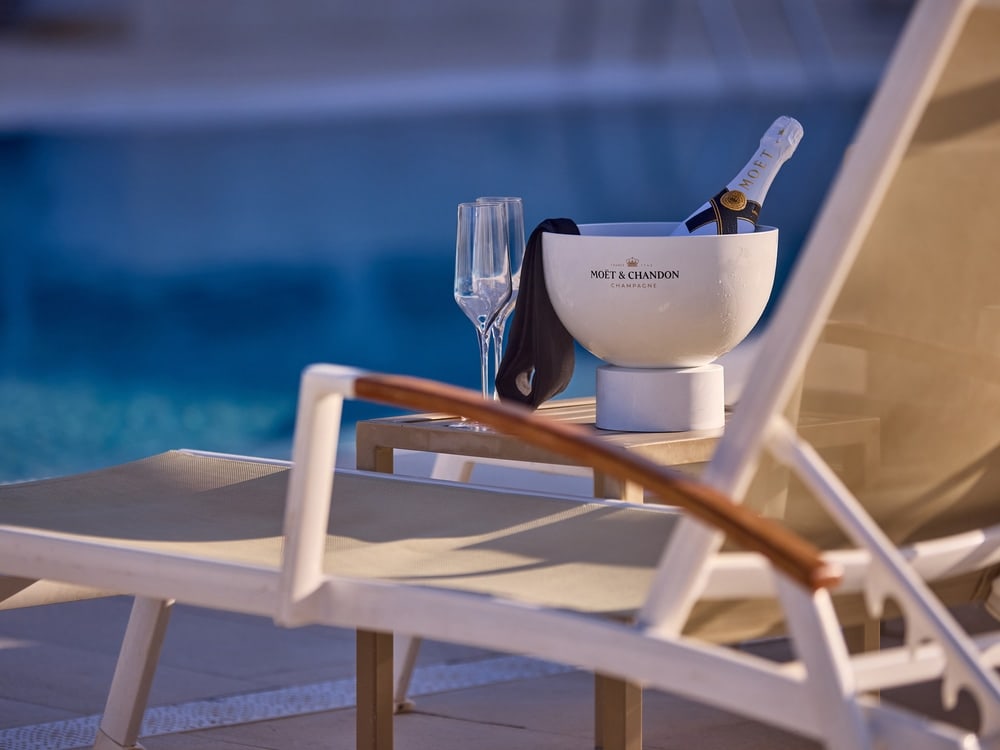 Servizio Pool Bar pool bar universal hotel neptuno adults only