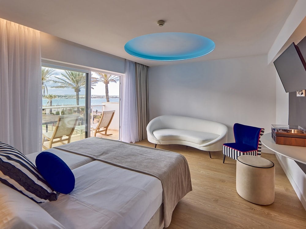 Junior Suite mit seitlichem Meerblick Junior Suite mit seitlichem Meerblick universal hotel neptuno adults only
