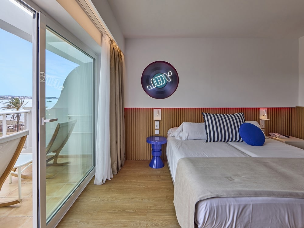 Zimmer mit seitlichem Meerblick Zimmer mit seitlichem Meerblick universal hotel neptuno adults only