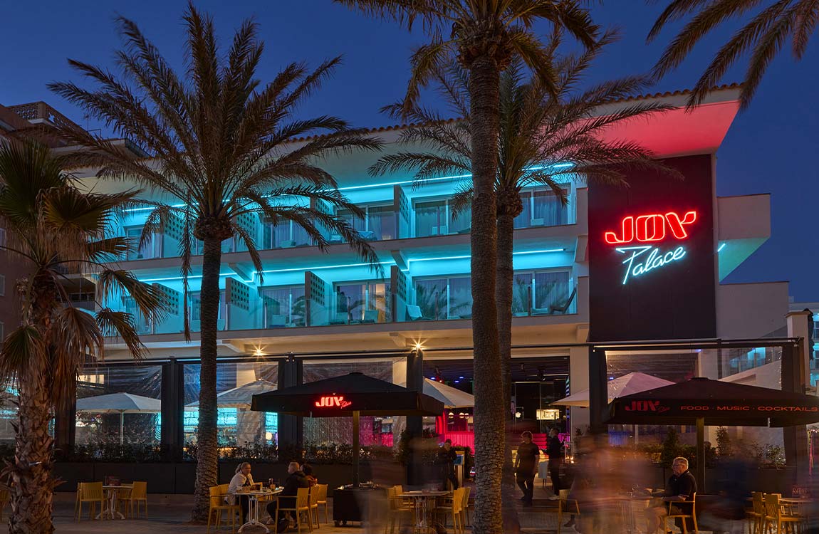 Entertainment service Entertainment service universal hotel neptuno adults only