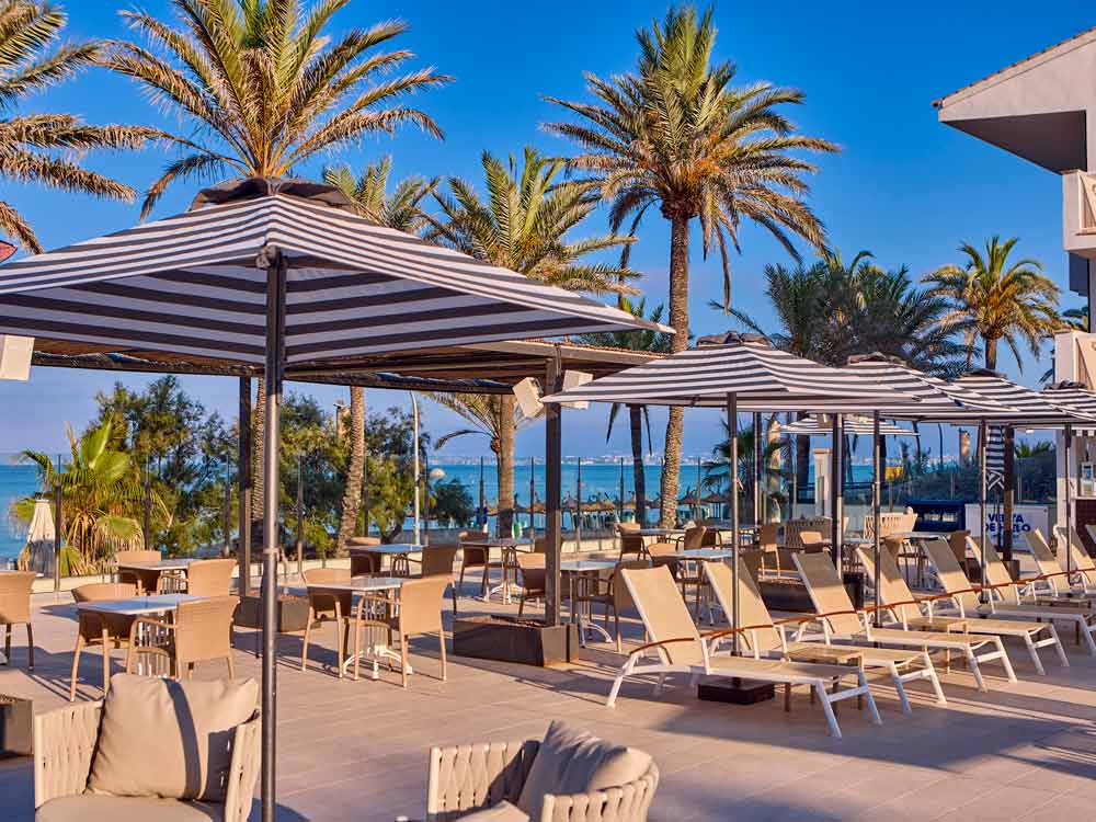 Pool and sunbathing service Pool and sunbathing service universal hotel neptuno adults only