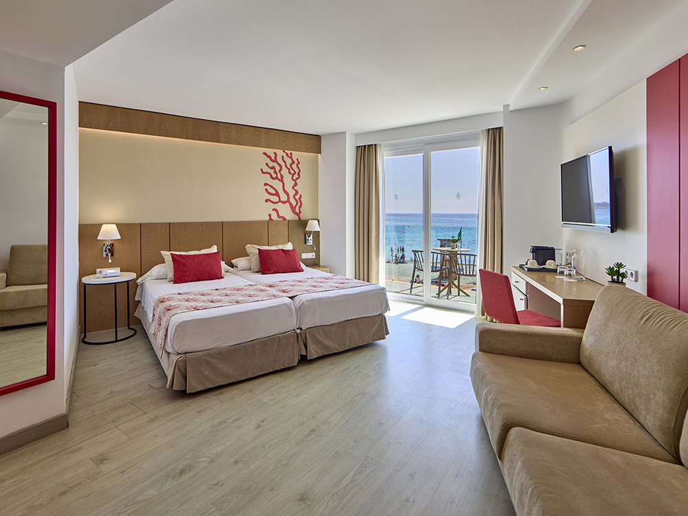 Camera superior vista mare frontale Camera superior vista mare frontale universal hotel perla