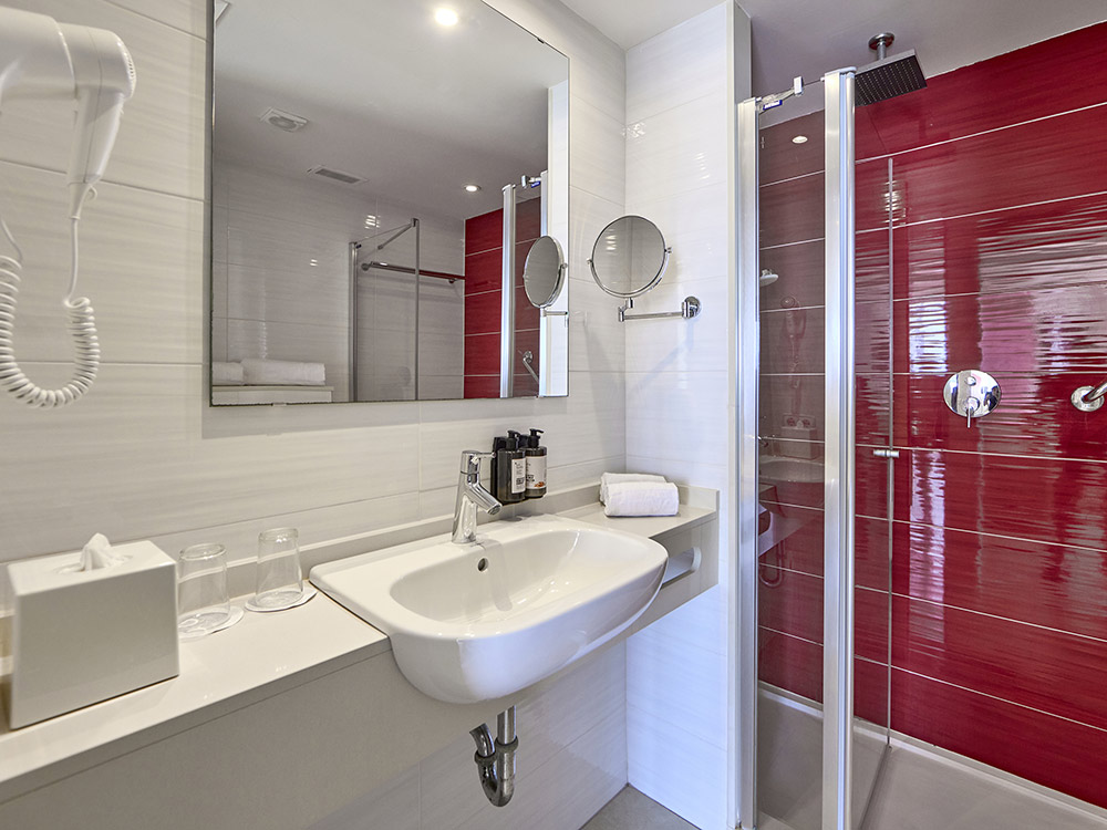 Camera superior vista mare frontale Camera superior vista mare frontale universal hotel perla